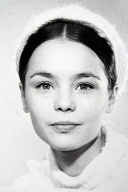 Sidonia Manolache backdrop