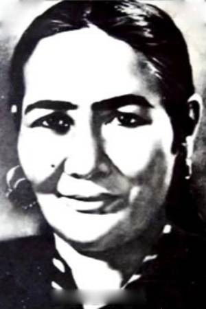 Lyutfi Sarymsakova backdrop