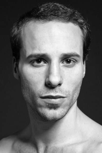 Alfonso Barón backdrop