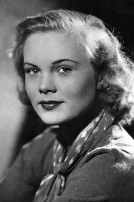 Marianne Simson backdrop