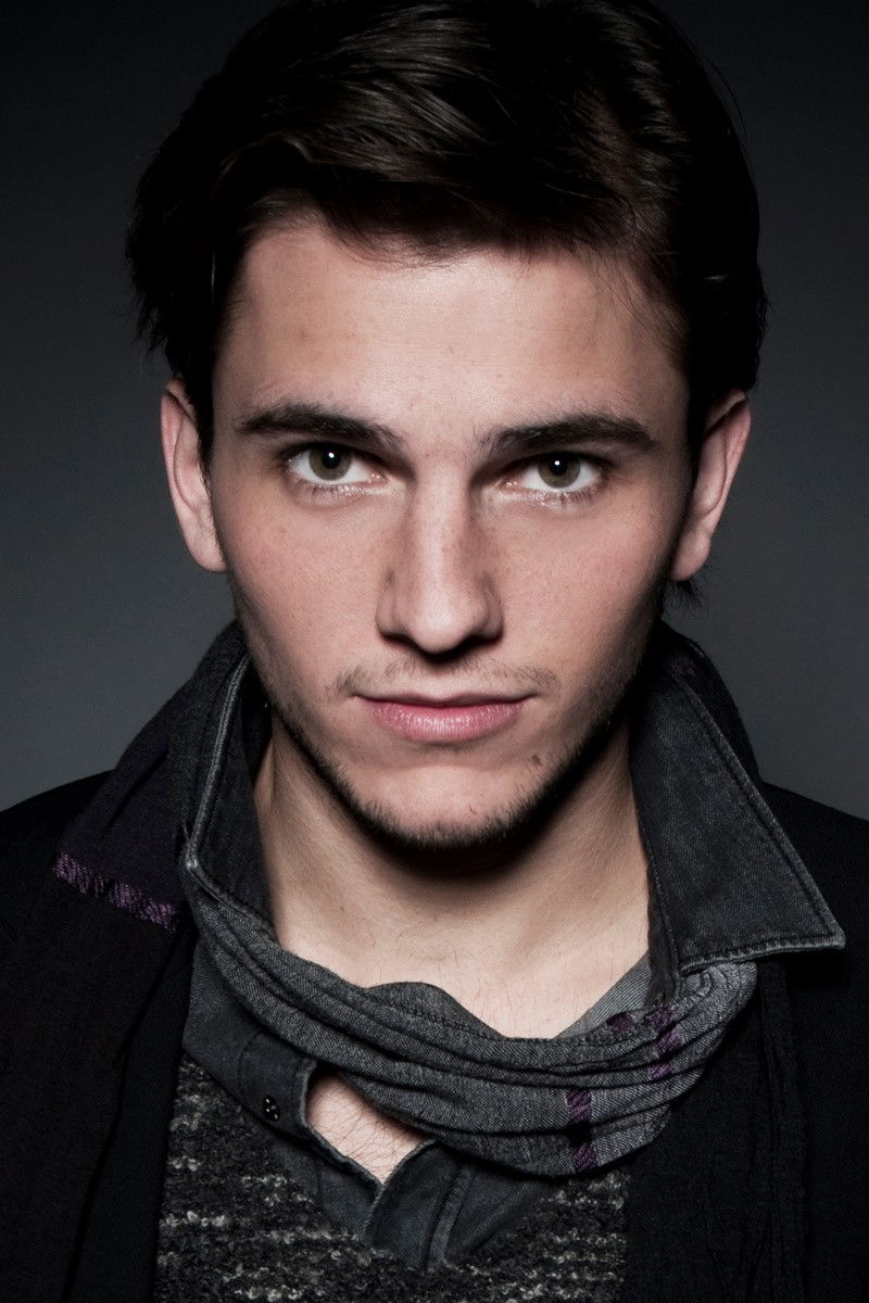 Bence Tasnádi backdrop