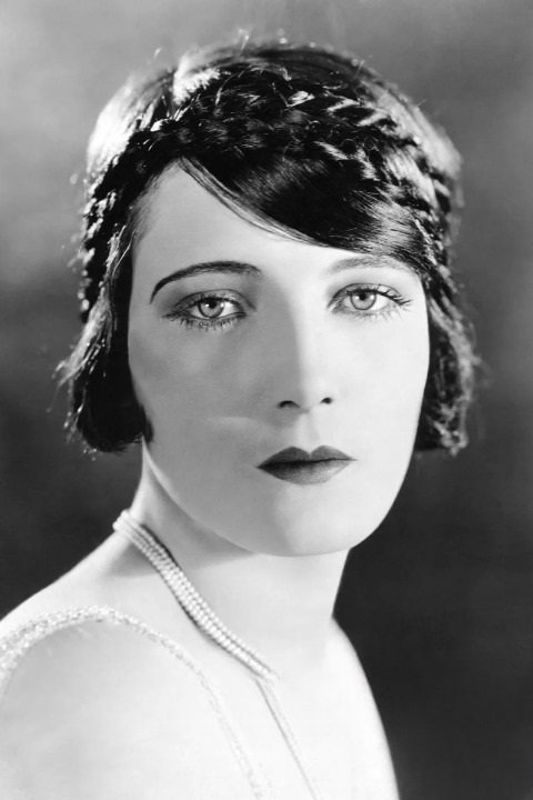 Pauline Starke backdrop