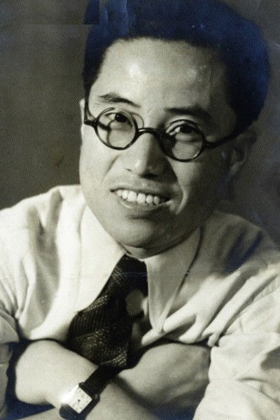 Chul-yeong Ahn backdrop