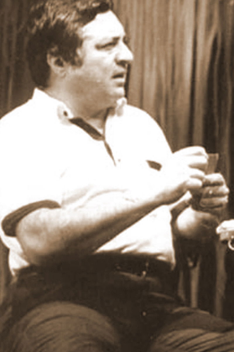 Alberto Busaid backdrop