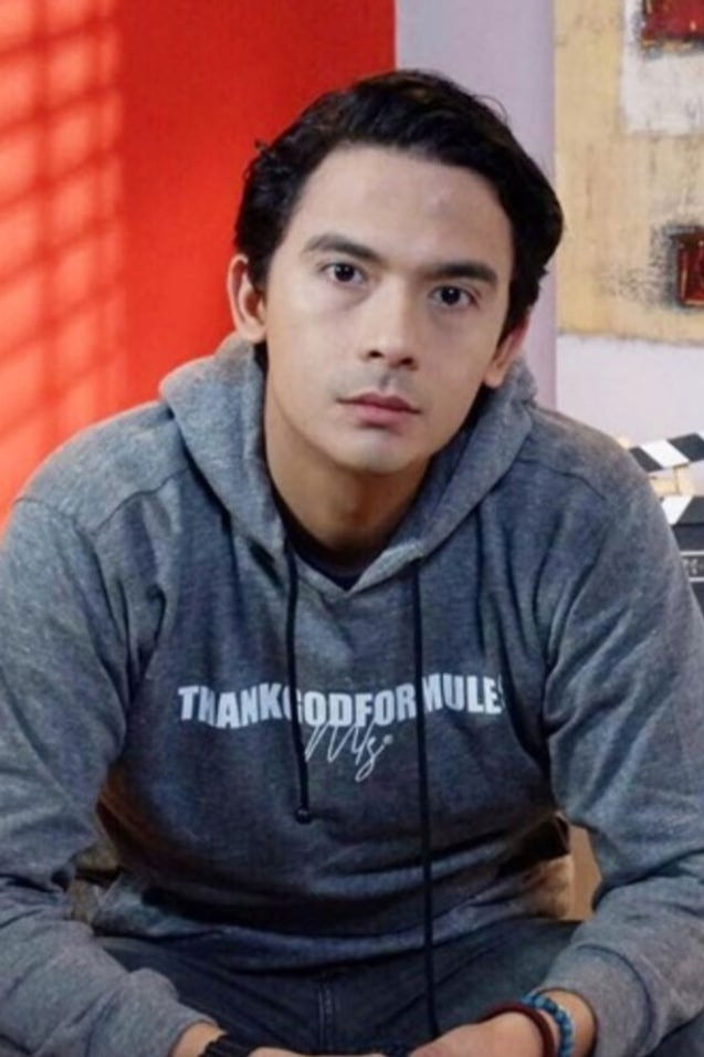 Lionil Hendrik Tikoalu backdrop