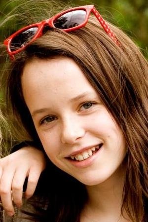 Nanna Finding Koppel backdrop