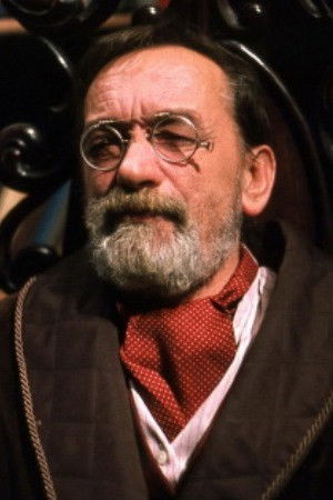 Mihajlo Viktorović backdrop