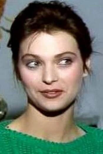 Vanesa Tzelve backdrop