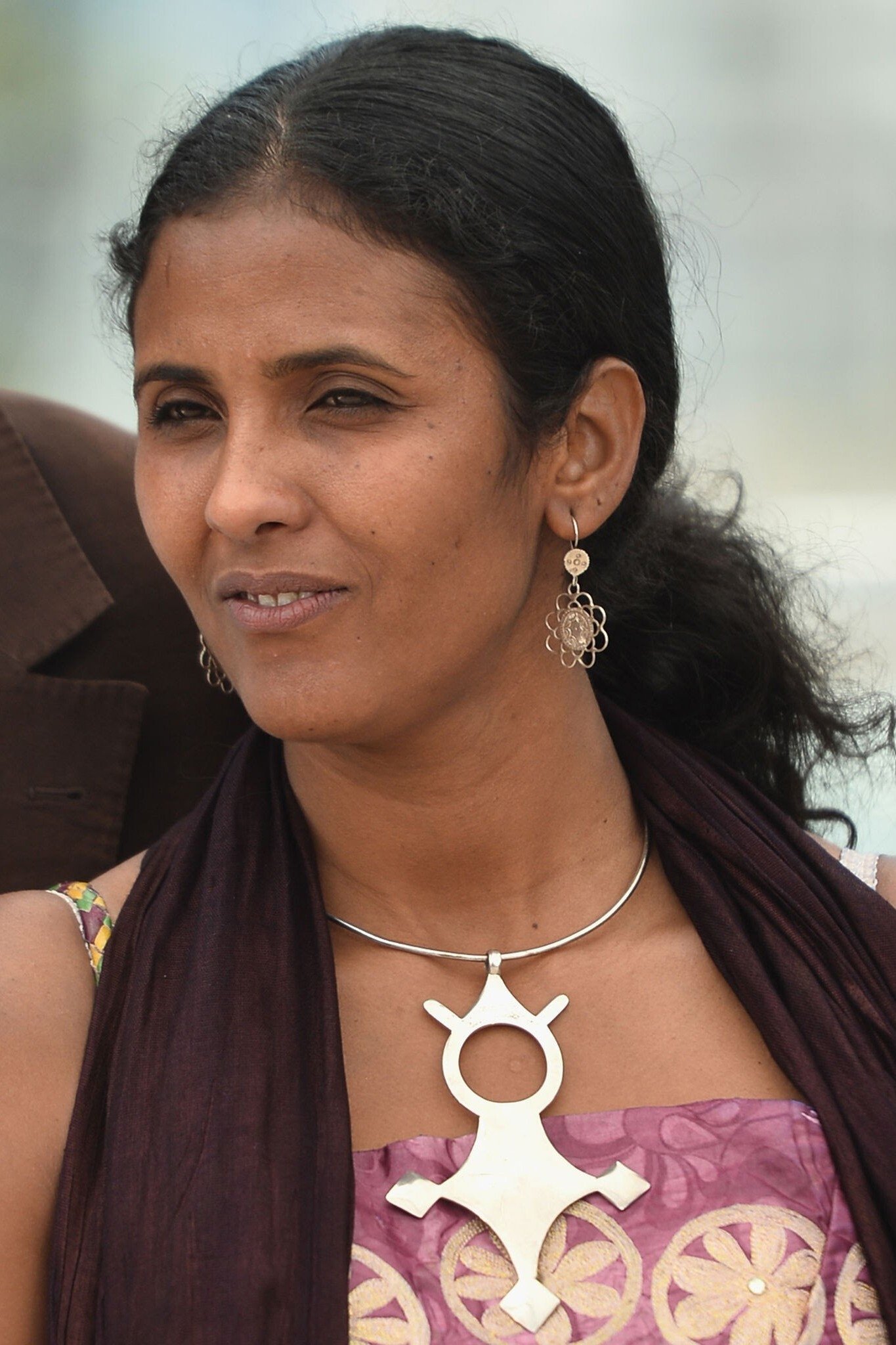 Toulou Kiki backdrop