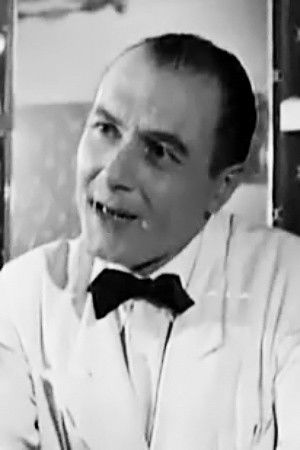 Giorgos Rois backdrop