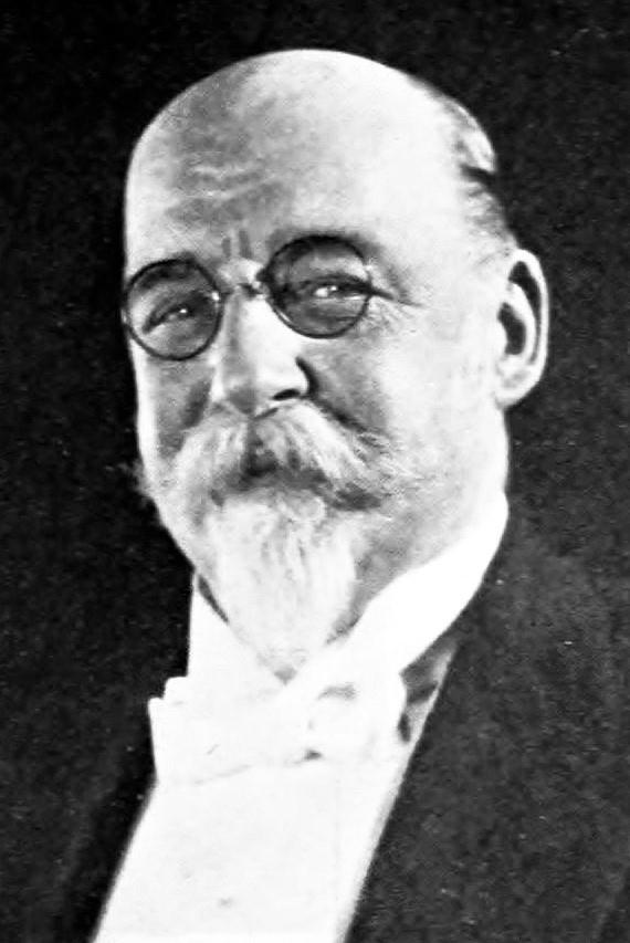 Bruce Covington backdrop