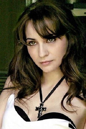 Pilar Bastardés backdrop