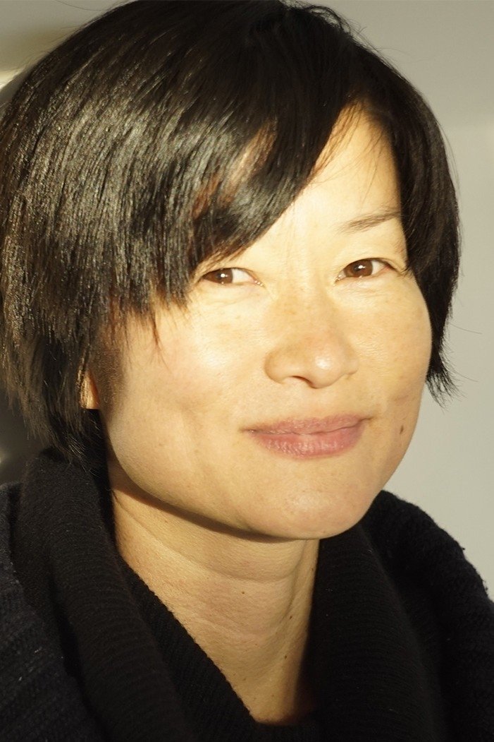 So Yong Kim backdrop