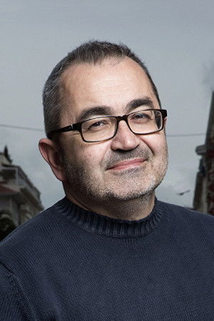 Simos Korexenidis backdrop