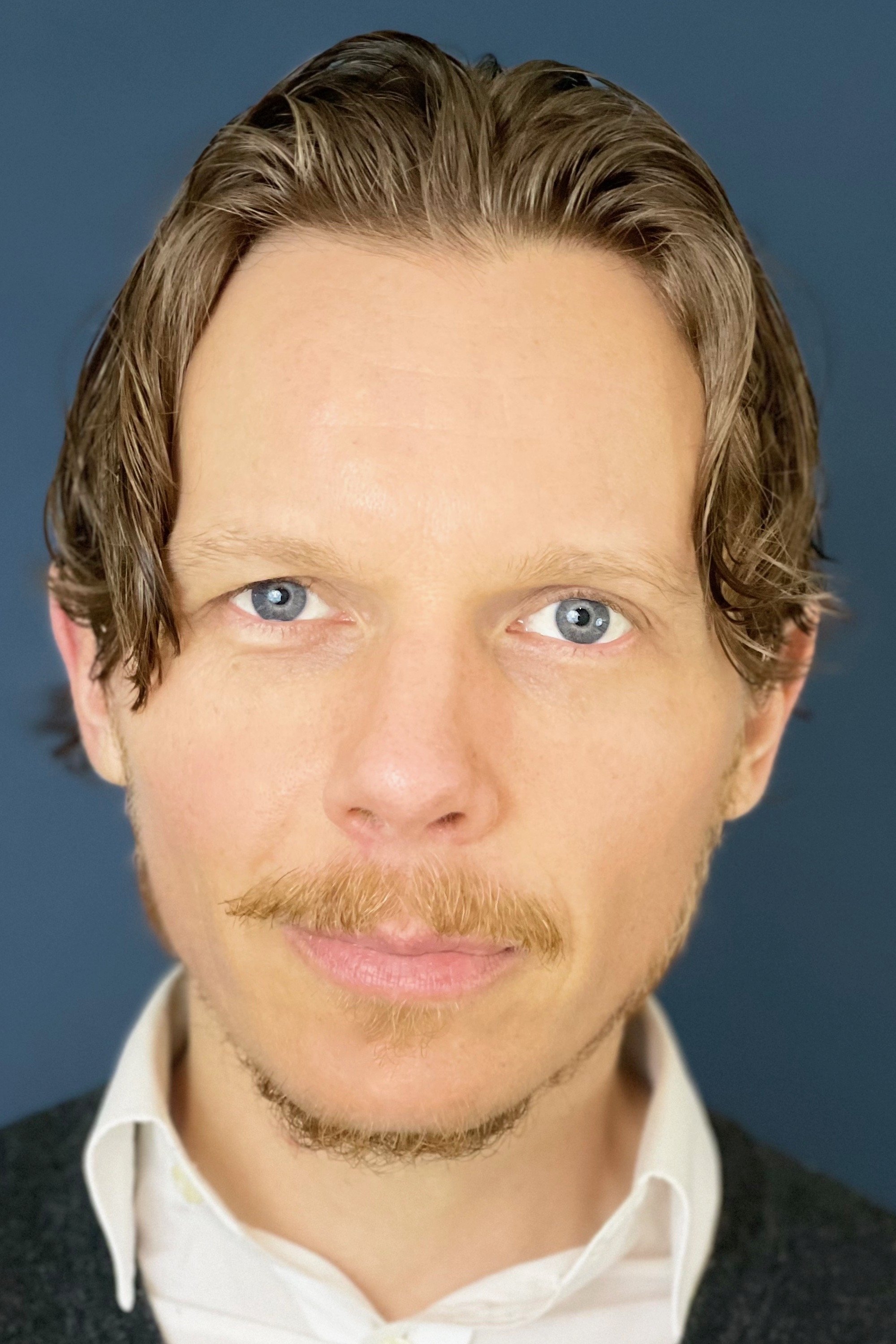 Nathan Mills backdrop