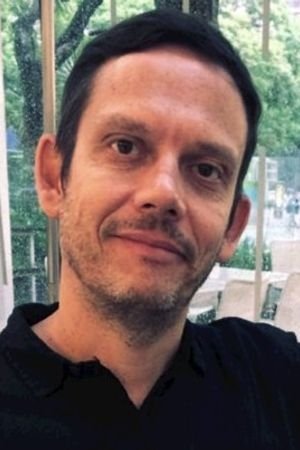 Armando Mendz backdrop