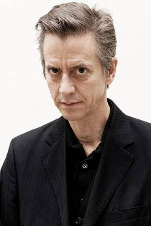 Théo Hakola backdrop