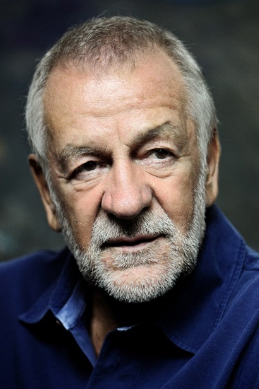 Luciano Virgilio backdrop