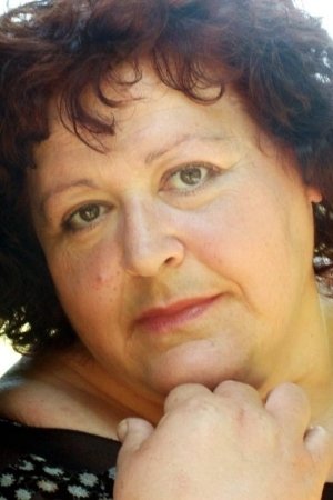 Edmonde Franchi backdrop