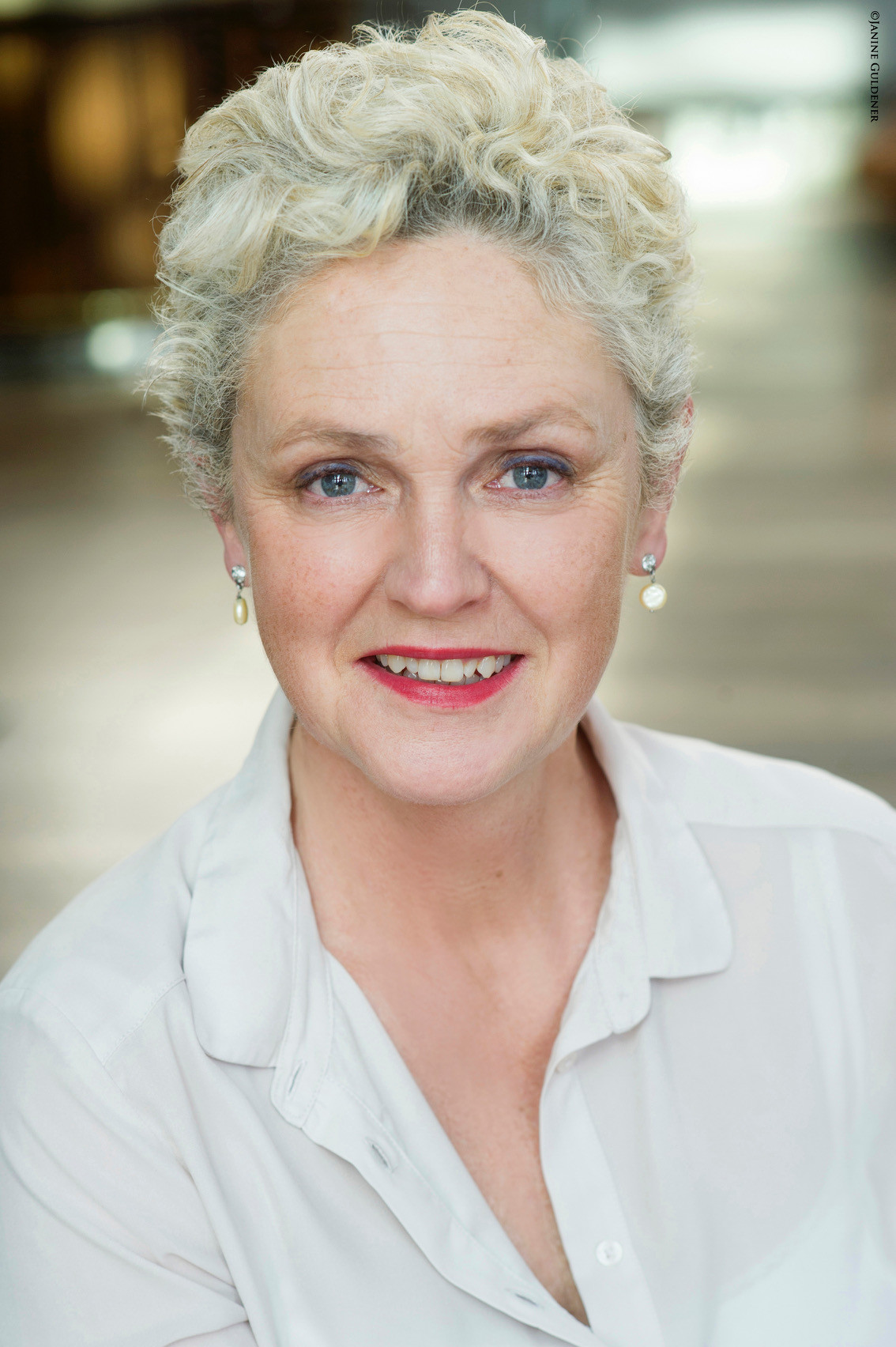 Manuela Biedermann backdrop