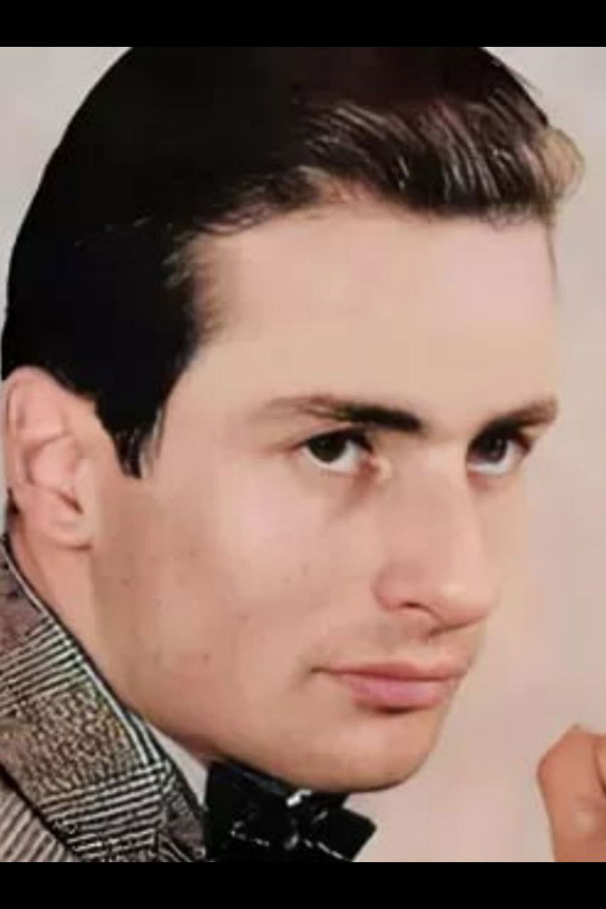 Hajir Dariush backdrop