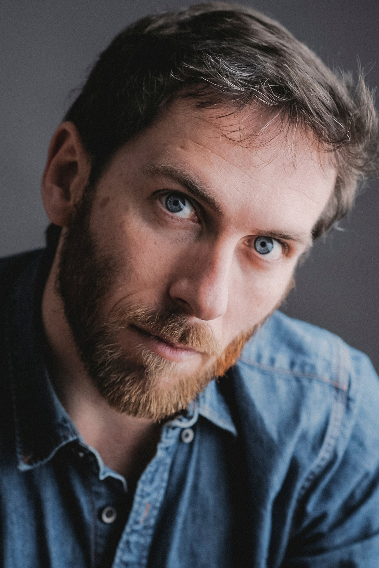 Daniel Viana backdrop