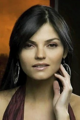 Claudia la Gatta backdrop