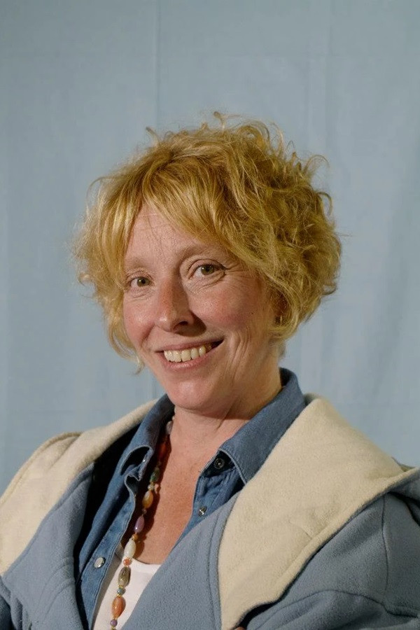 Gwenno Hodgkins backdrop