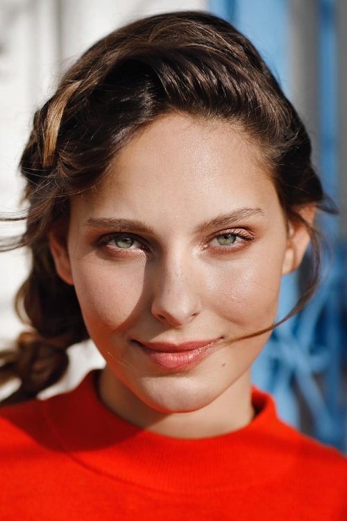 Jessica May backdrop