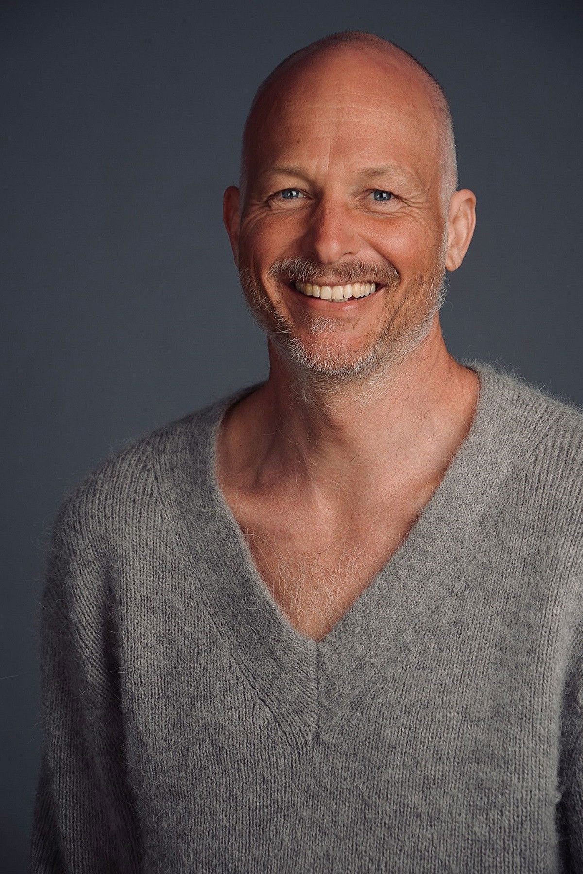 Alexander Wagner backdrop