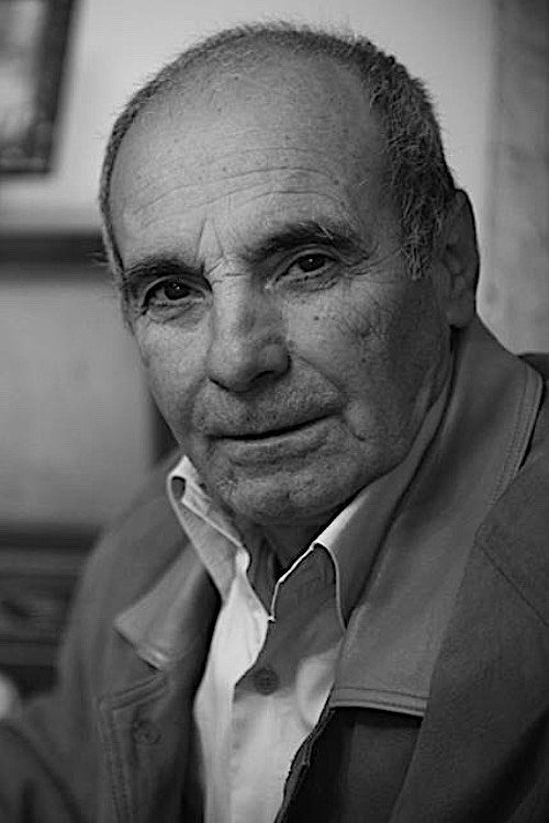 Günay Güner backdrop