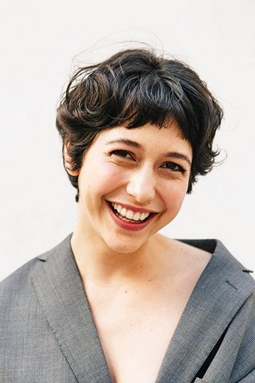 Tainá Medina backdrop