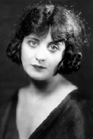 Margarita Fischer → Margaritë Fishker backdrop