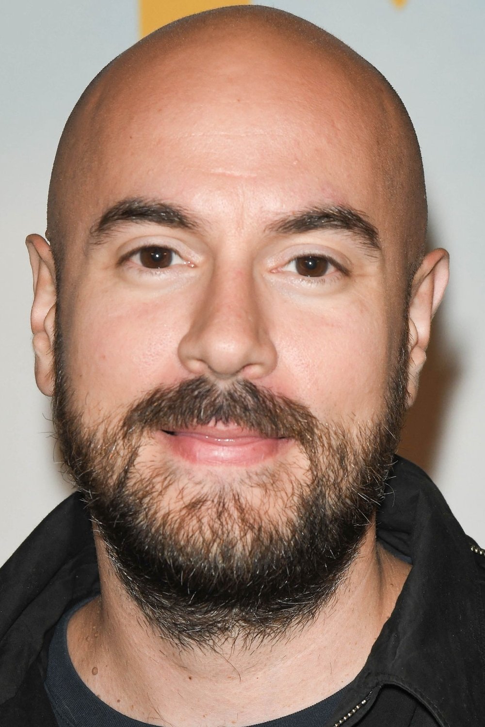 Kyan Khojandi backdrop