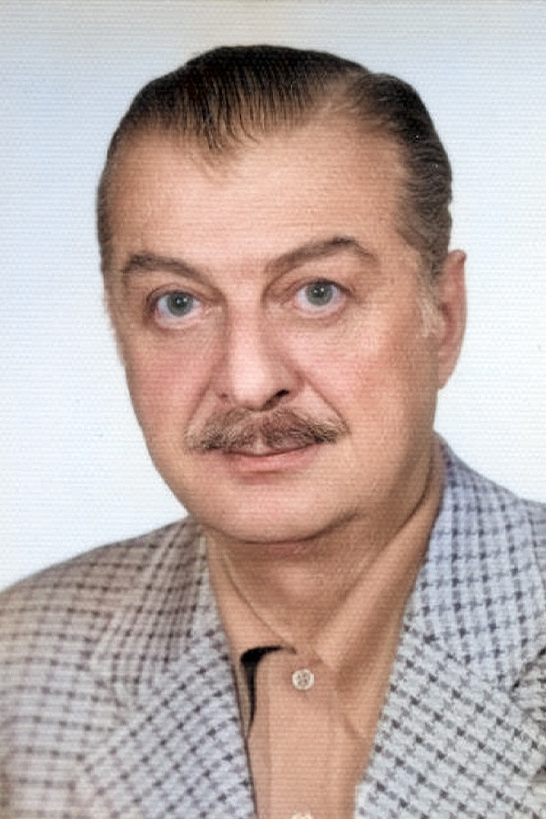 Aydın Arakon backdrop