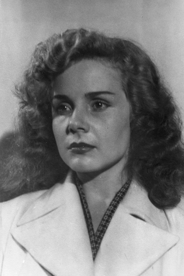 Muhterem Nur backdrop