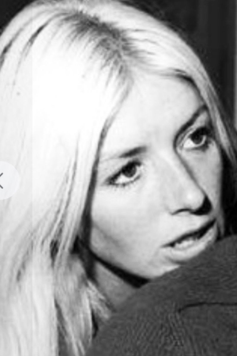 Elena Sédova backdrop