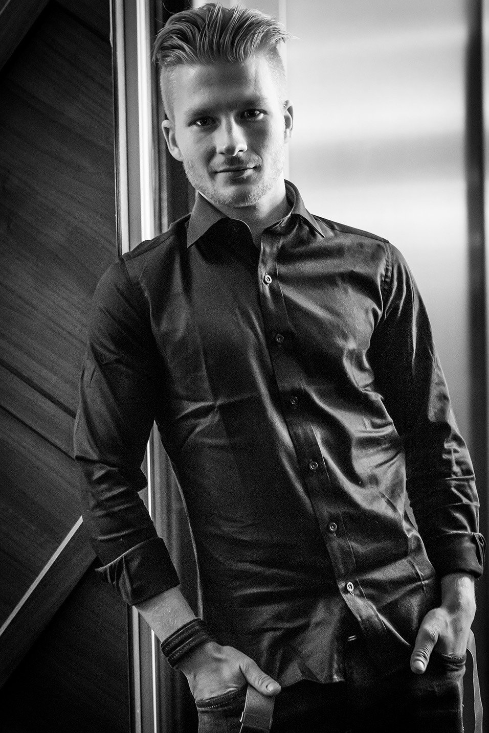 Sebastian Hiort af Ornäs backdrop