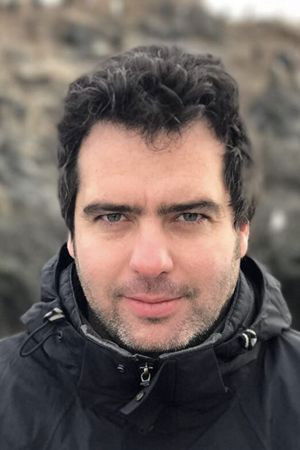 Matías Lucchesi backdrop