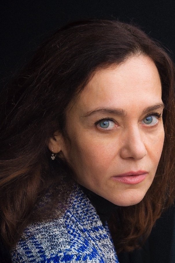 Oana Solomon backdrop