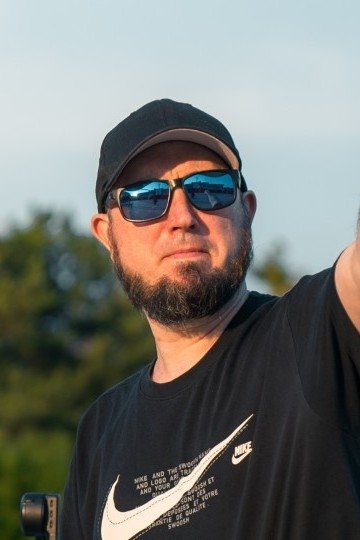 Flo Lackner backdrop