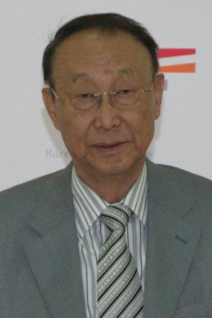 Lee Hyeong-pyo backdrop