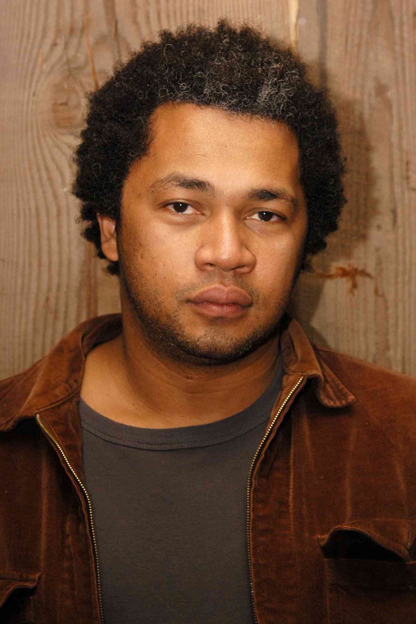 Zeka Laplaine backdrop