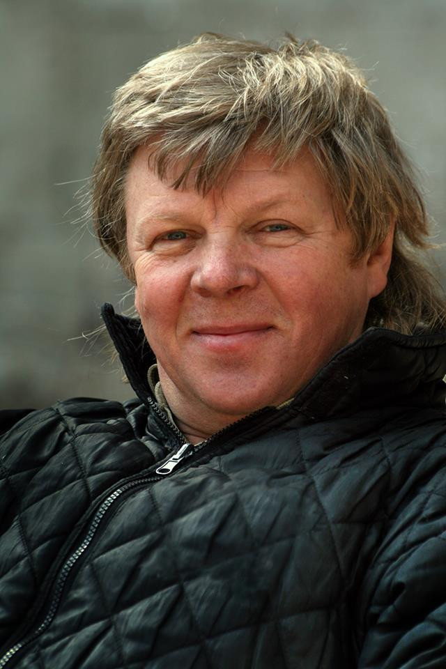 Sergey Astakhov backdrop