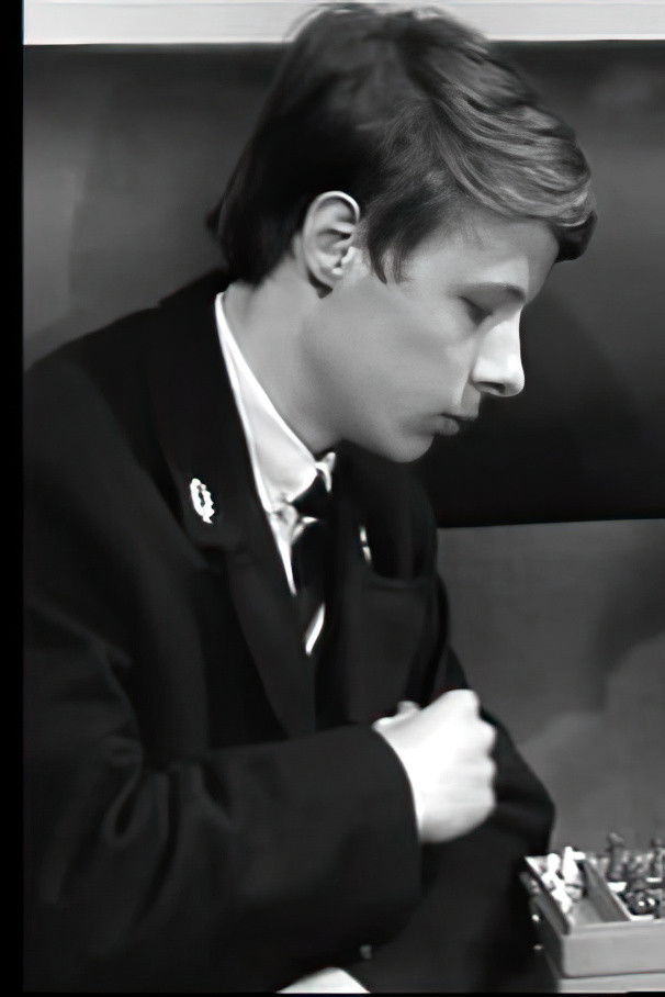 Dominique Diamant backdrop