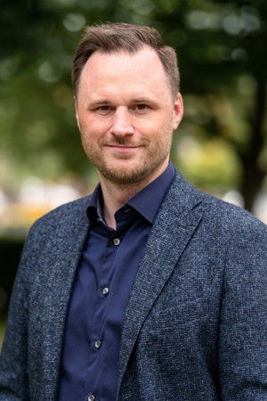 Ronnie Brolin backdrop