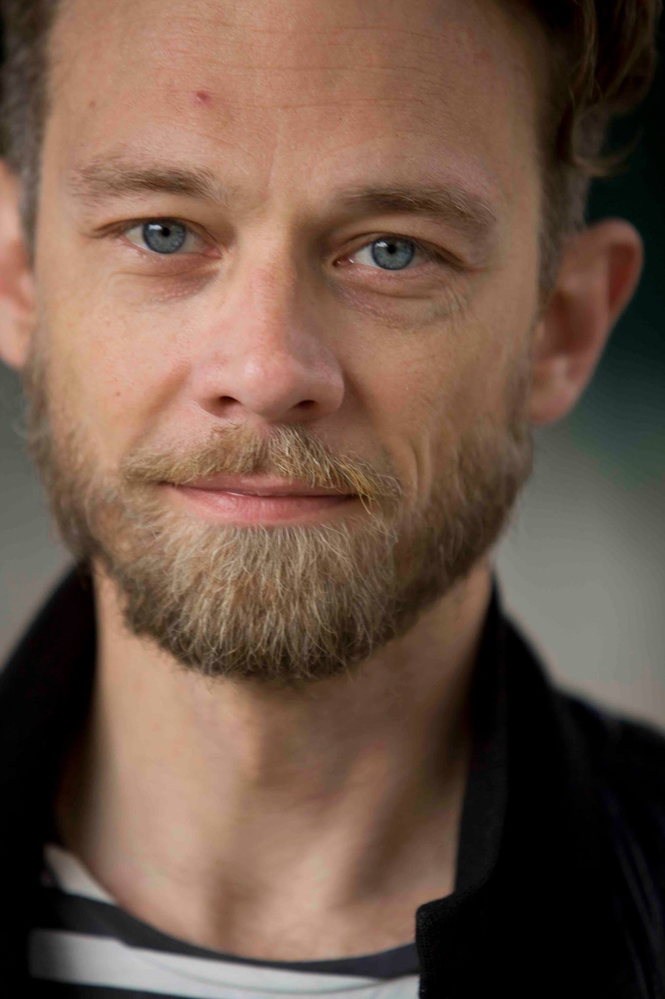 Oliver Bokern backdrop