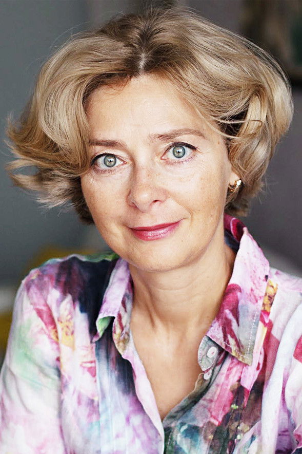 Anna Isaykina backdrop