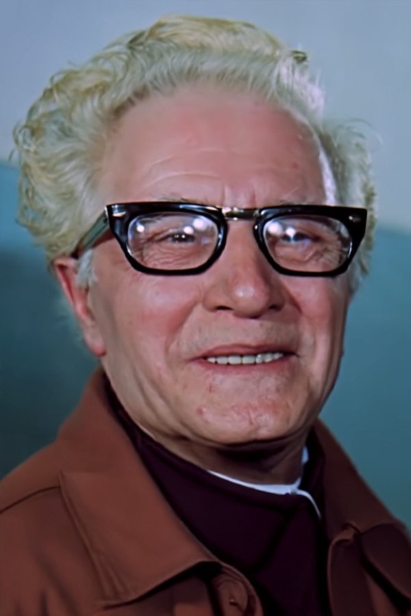 Mehmet Büyükgüngör backdrop