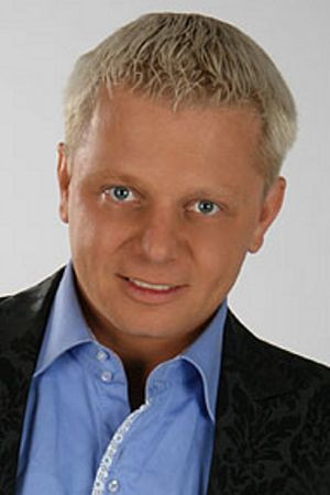 Roman Ryazantsev backdrop